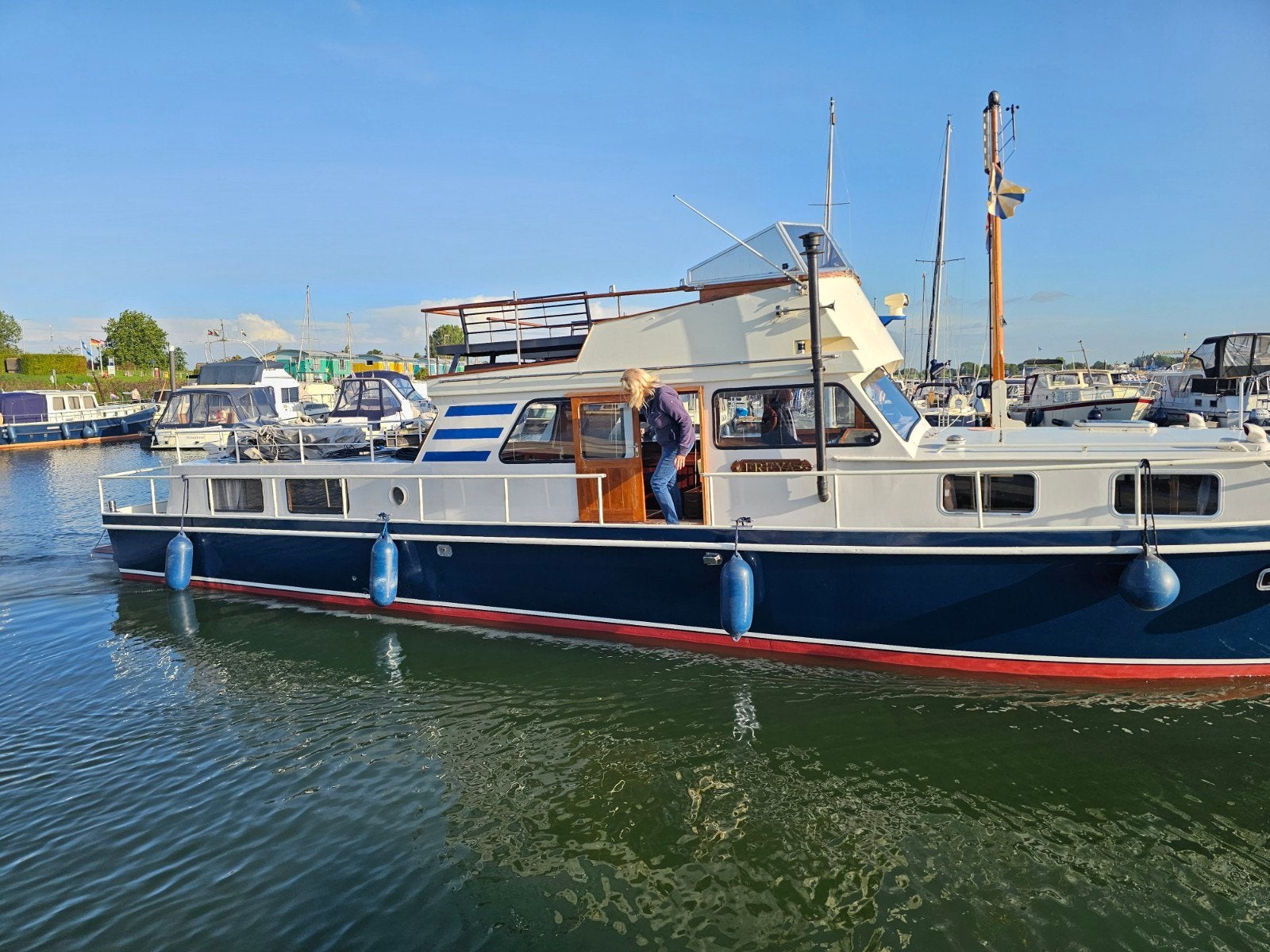 Woonschip Combi kruiser 14.5 x 3.7m 2 x DAF, Binnenboordmotor, Kruiser, Keuken, Ophalen