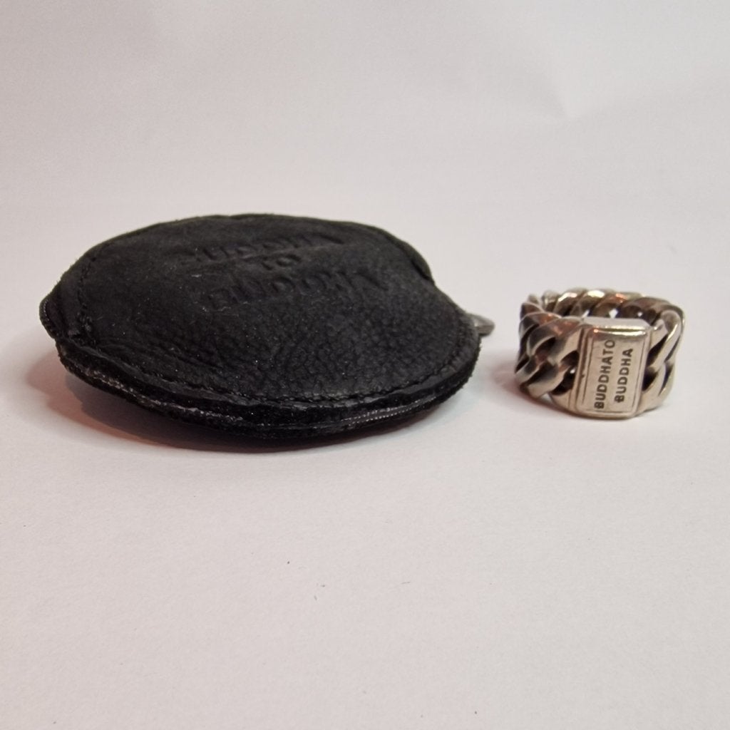 Buddha to Buddha Ring Chain Maat: 17, Buddha to Buddha, Gebruikt, Support@buddhatobuddha.com, Buddha to Buddha
Herengracht 419
1017 BP Amsterdam
Netherlands