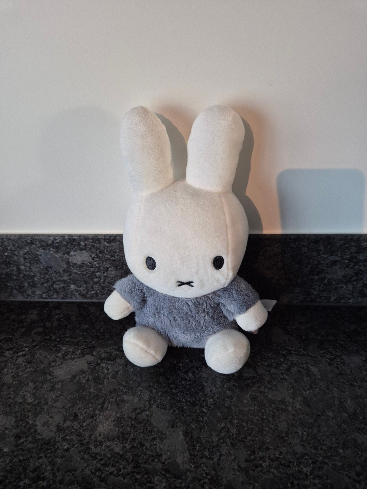 Nijntje Miffy - Knuffel Nijntje Fluffy Grijs, Ophalen of Verzenden, Konijn