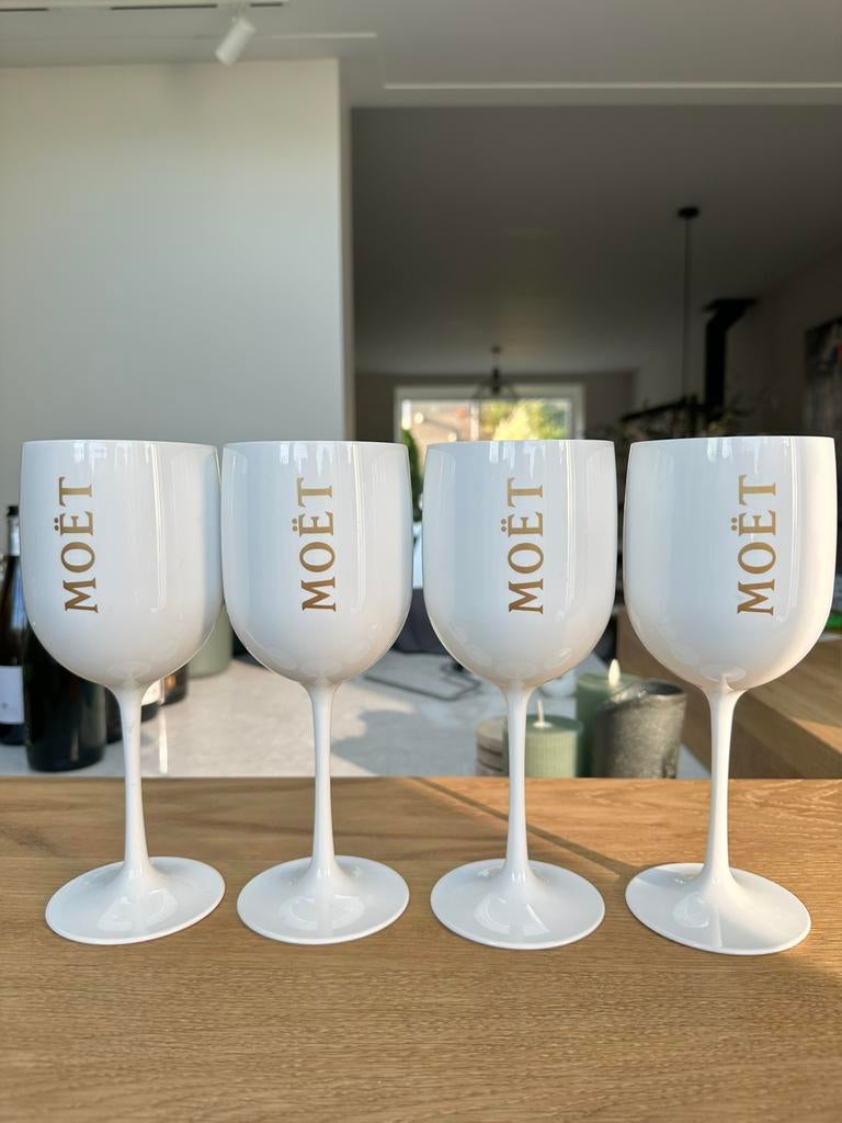Moet & Chandon | kunststof glazen wit, Ophalen of Verzenden, Zo goed als nieuw, Overige typen