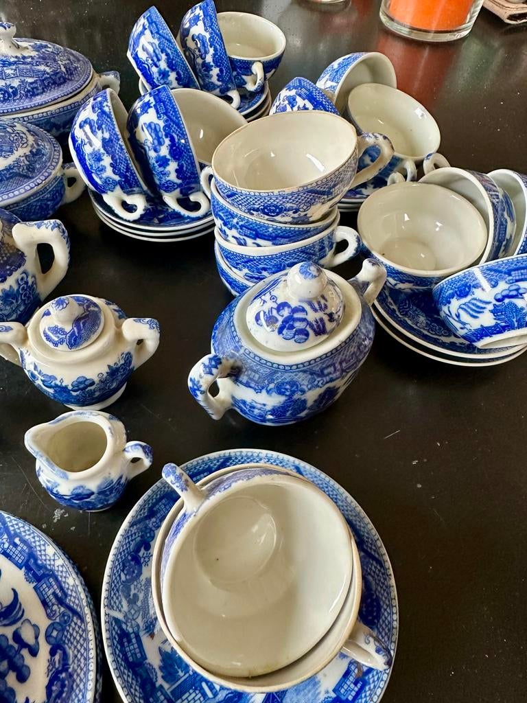 Vintage Blue Willow Chinees Kinderserviesje, Antiek en Kunst, Antiek | Servies los, Ophalen of Verzenden