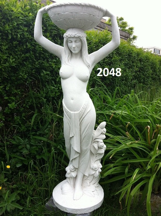 Vrouw met schaal. nr 2048., Ophalen, Nieuw, Beton, Mensenbeeld