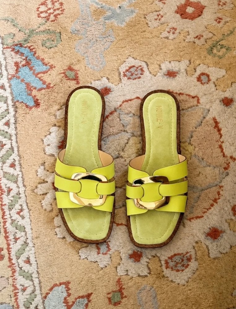 NOTRE-V rare leather sandals green with gold hardware, Zo goed als nieuw, Groen, NOTRE-V, Sandalen of Muiltjes