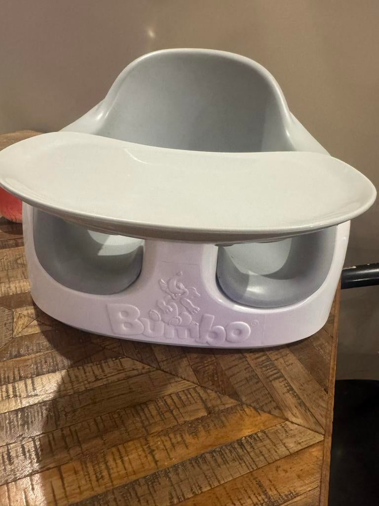 Bumbo Babyzitje met afneembaar eetblad, Ophalen, Zo goed als nieuw, Wit