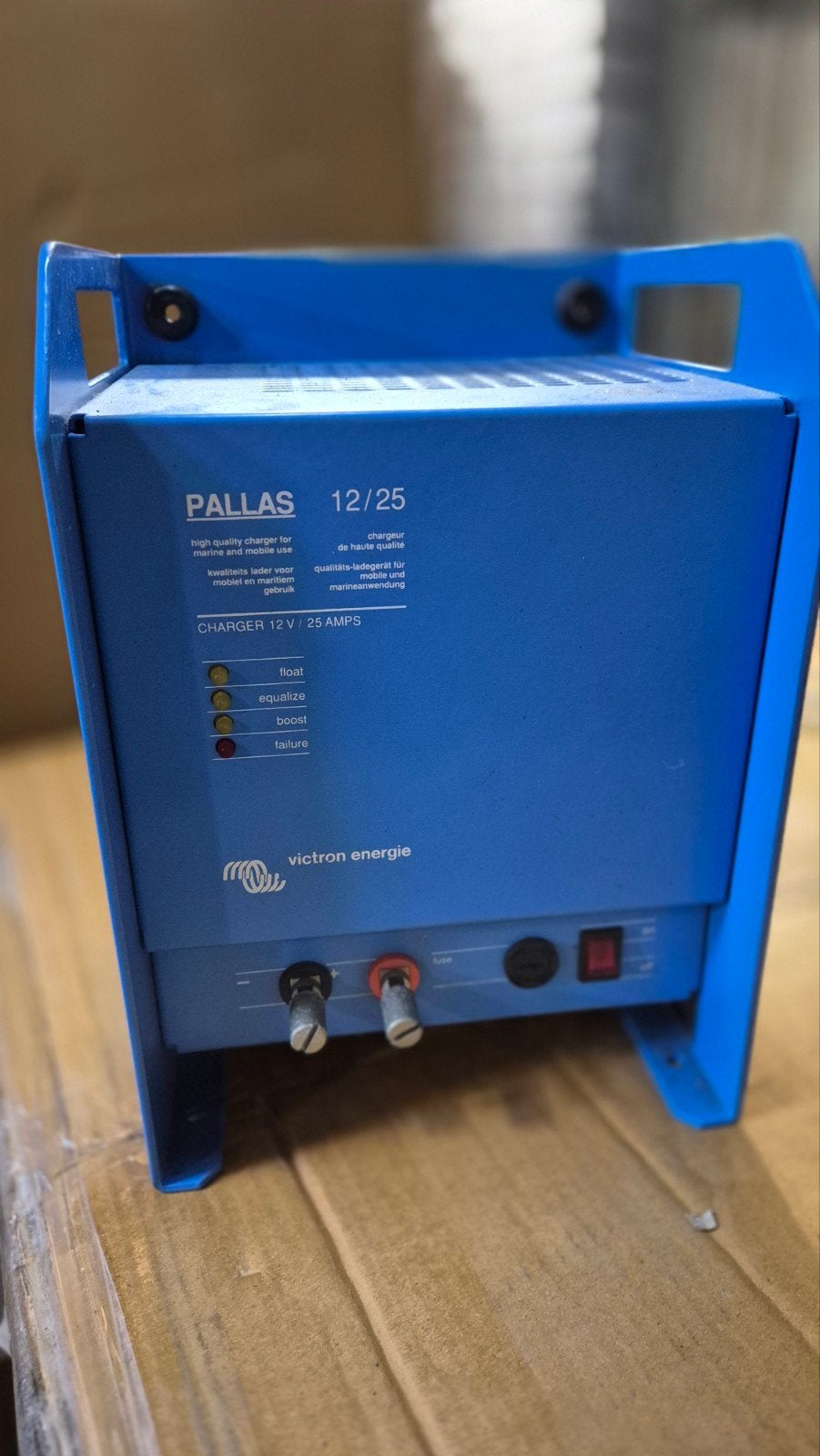 Victron atlas accu lader 12v 25ah, Ophalen of Verzenden, Overige typen