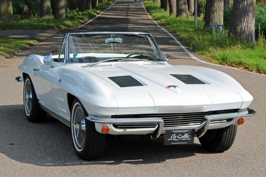 1963 Chevrolet Corvette Sting Ray Convertible - matching #'s, Automaat, Achterwielaandrijving, Zwart, Wit