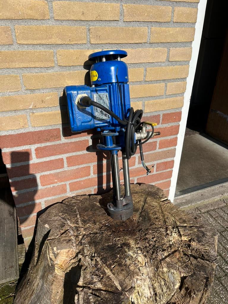 Koelpomp, insteekpomp, Cem , Cem pomp., Ophalen, Zo goed als nieuw