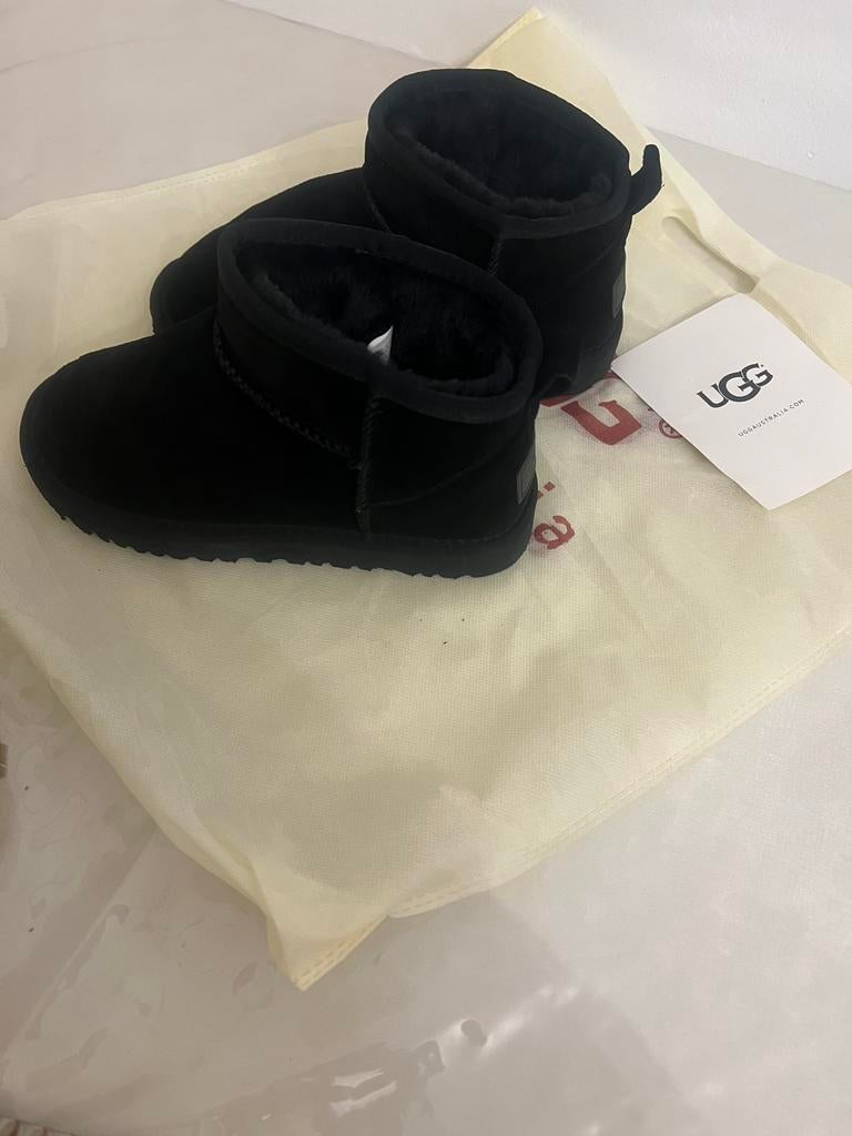 Uug maat 36, Zwart, Snowboots, Nieuw, Ophalen of Verzenden