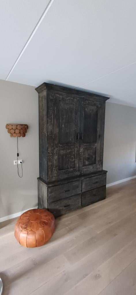Grote hardhouten woonkamerkast in twee delen, Huis en Inrichting, Kasten | Kledingkasten, Ophalen, Met plank(en), Gebruikt, 200 cm of meer