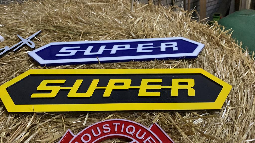 S-U-P-E-R logo’s van Plexiglass 10 of 12 mm dik, Ophalen of Verzenden, Nieuw