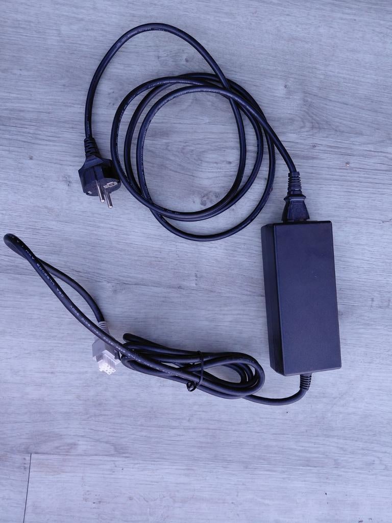 Yokogawa oplader 100-240V, 3 Amp bij 5V secundair, Ophalen of Verzenden