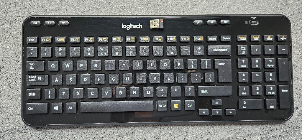 LOGITECH K360 DRAADLOOS TOETSENBORD te koop, Computers en Software, Toetsenborden, Ophalen of Verzenden, Zo goed als nieuw, Draadloos