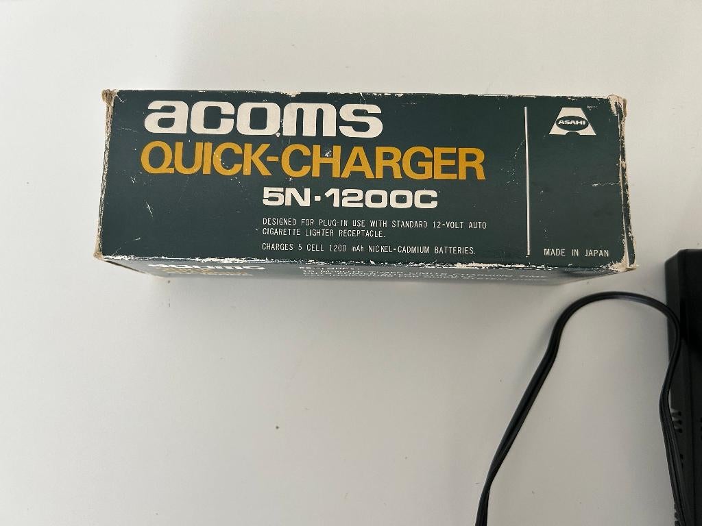 Acoms snellader met Tamiya aansluiting rc modelbouw, Hobby en Vrije tijd, Modelbouw | Radiografisch | Auto's, Ophalen of Verzenden