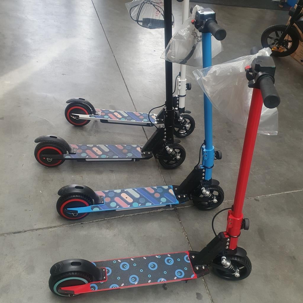Kinder elektrische step 8 Tot  15km/uur, Fietsen en Brommers, Steps, Ophalen of Verzenden, Nieuw, Elektrische step (E-scooter)
