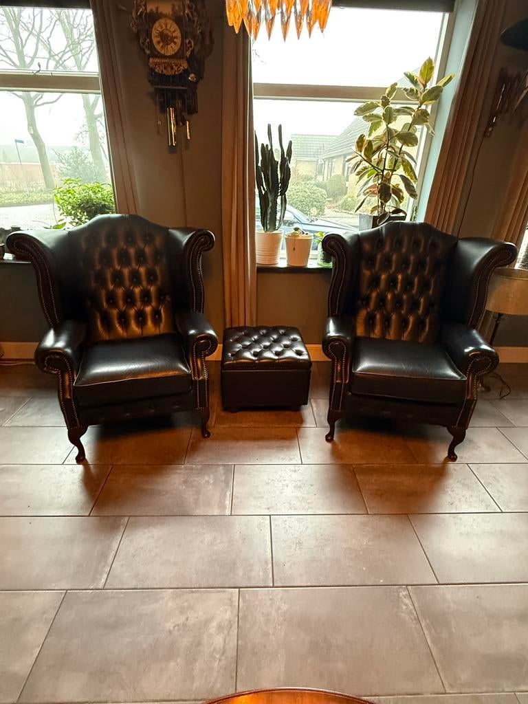 Chesterfield Scroll Wing High Back Stoelen- Nieuwstaat, Huis en Inrichting, Fauteuils, Ophalen, Leer, Zo goed als nieuw, 75 tot 100 cm