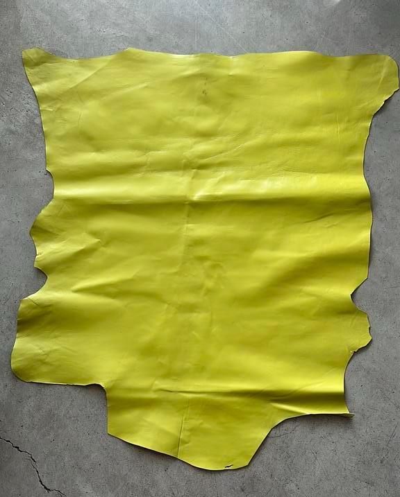 Gif groen- geel lap leer 85 x 65 (1), Leer of Kunstleer, Ophalen of Verzenden, Zo goed als nieuw, 30 tot 120 cm