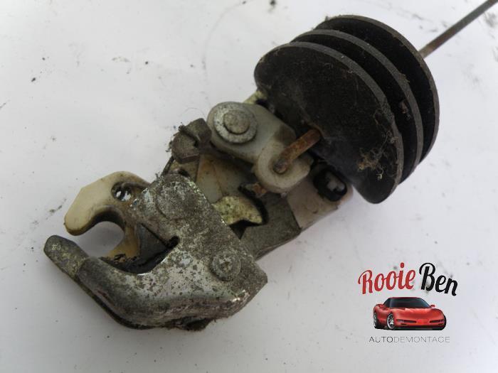 Deurslot Mechaniek 4Deurs links-achter van een Dodge Tradesm, Gebruikt, -, -, Ophalen of Verzenden