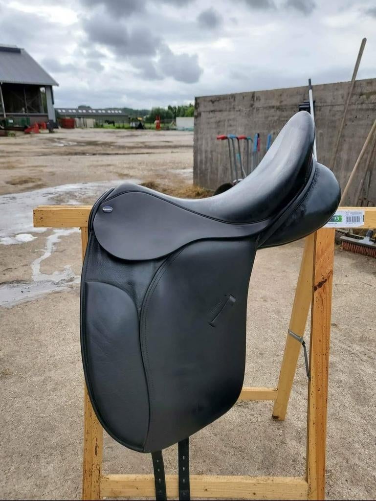 euroriding diamond 18 inch, Dieren en Toebehoren, Paarden en Pony's | Zadels, Ophalen