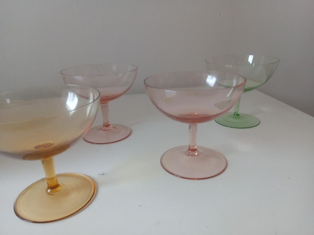 Vintage champagneglazen pasteltinten, Ophalen of Verzenden, Zo goed als nieuw, Overige typen