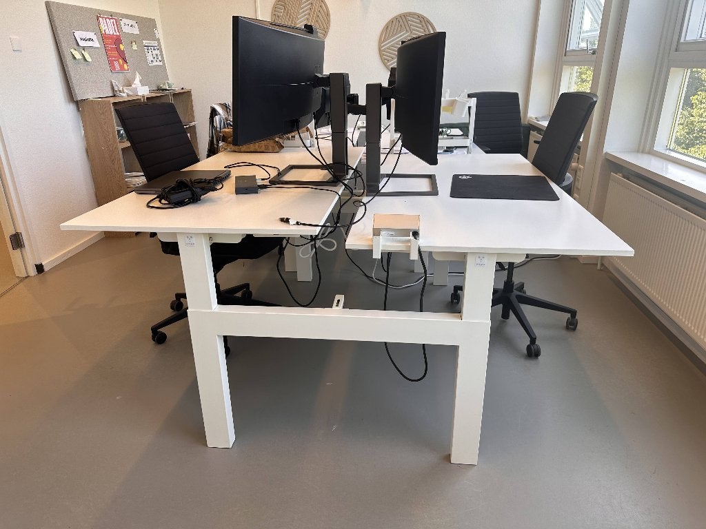 Vepa handmatig verstelbare bureaus + 4 bureaustoelen, Werkplek, Ophalen, Gebruikt, Bureau