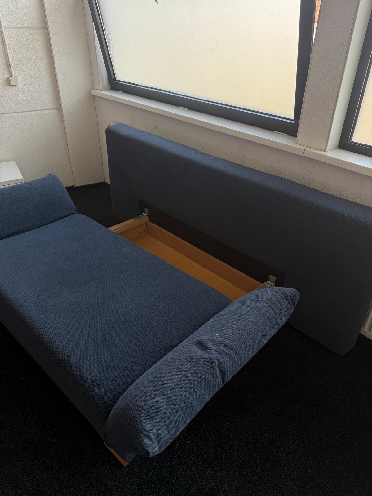 Compacte slaapbank met opbergruimte - Donkerblauw, Huis en Inrichting, Ophalen, Gebruikt, Eenpersoons, Blauw