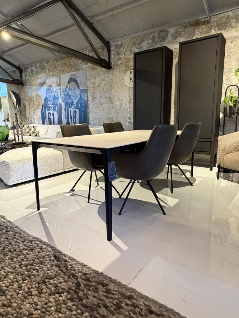 Eetkamertafel Kyono Dyyk, Huis en Inrichting, Tafels | Eettafels, Ophalen, Overige materialen, 50 tot 100 cm, Vijf personen of meer