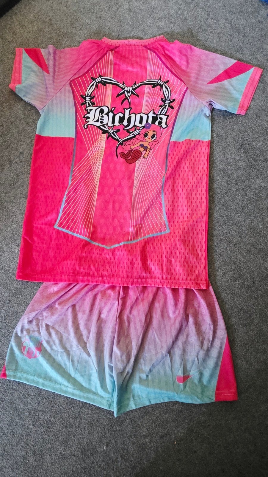 tenue Barcelona, Kinderen en Baby's, Kinderkleding | Maat 176, Ophalen, Meisje, Nike, Nieuw