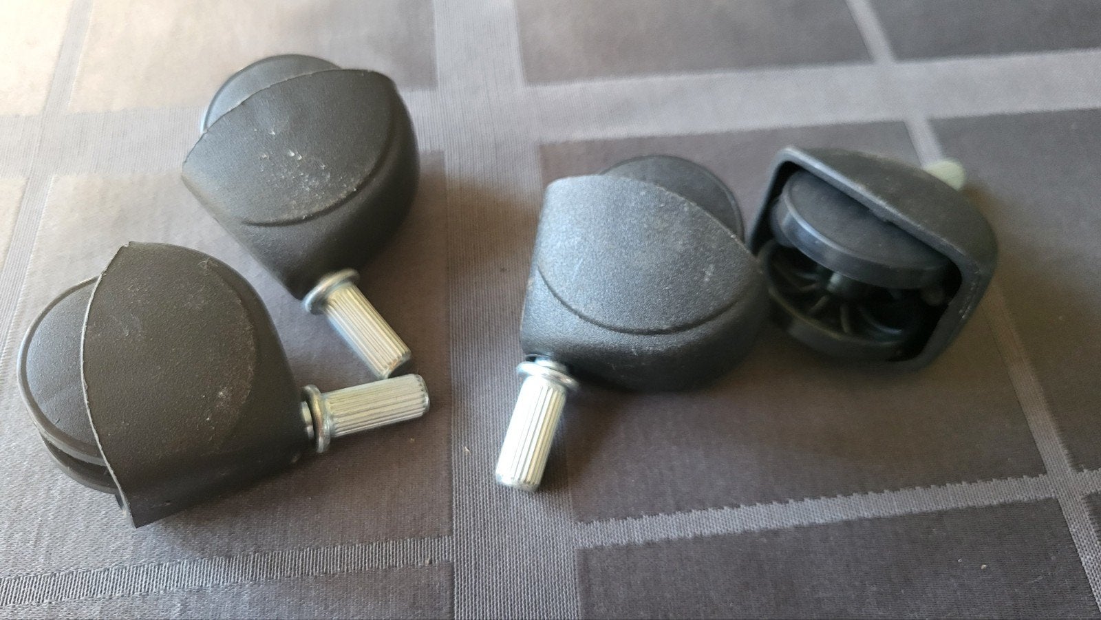 4 Meubelwieltjes in nette staat, Doe-het-zelf en Verbouw, Ophalen of Verzenden