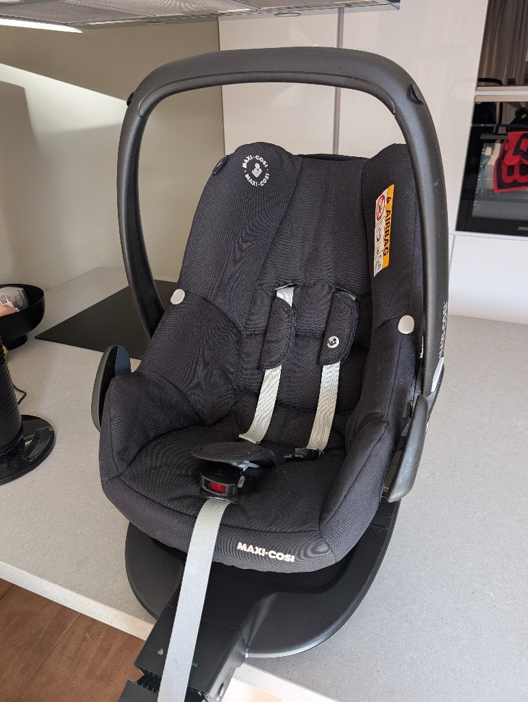 Maxicosi met base, Ophalen of Verzenden, Zo goed als nieuw, Isofix, 0 t/m 13 kg