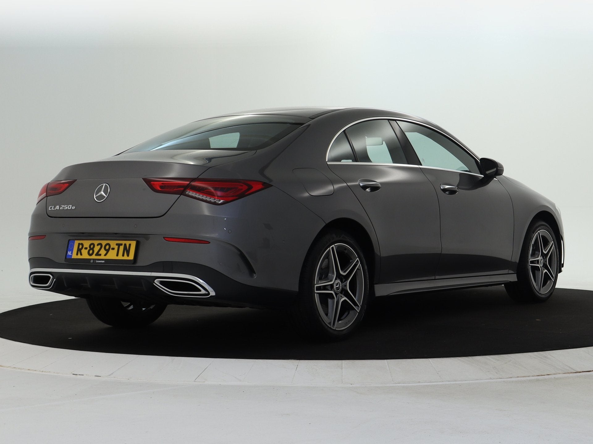 Mercedes-Benz CLA-Klasse 250 e AMG Plug-In Hybride AMG Styli, Auto's, Gebruikt, 4 cilinders, 15 kWh, Bedrijf