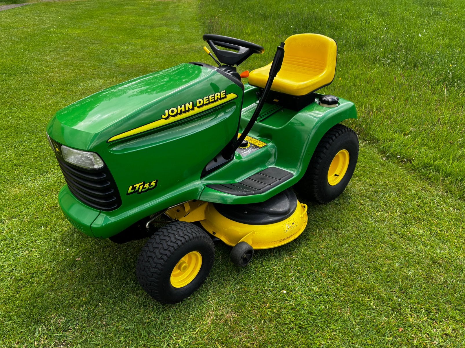 John Deere lt155 zitmaaier, Ophalen, Gebruikt, Elektrische starter, 90 tot 120 cm