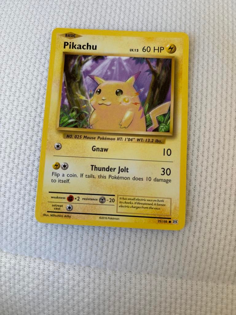 Pokémon Pikachu kaart (2016) en Lucario sticker, Verzenden, Gebruikt, Losse kaart