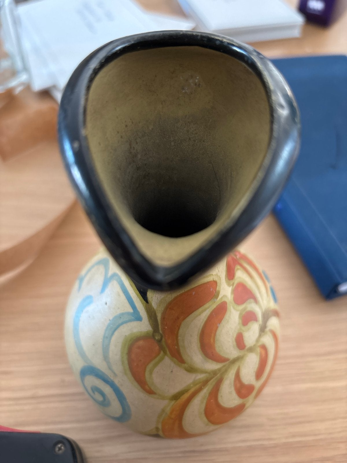 Gouds Plateel Snavelbek Vaasje - Uniek Handgeschilderd, Antiek en Kunst, Ophalen of Verzenden