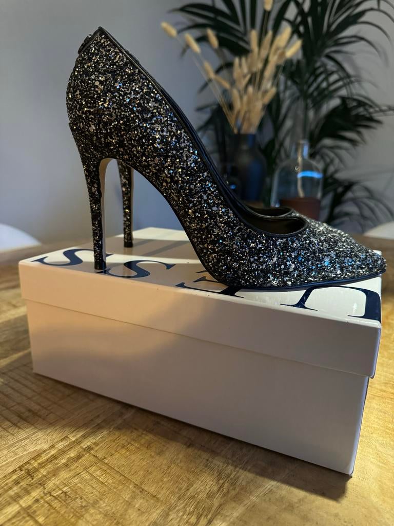 Guess glitter pumps maat 40, Ophalen of Verzenden, Zo goed als nieuw, Zwart, Pumps