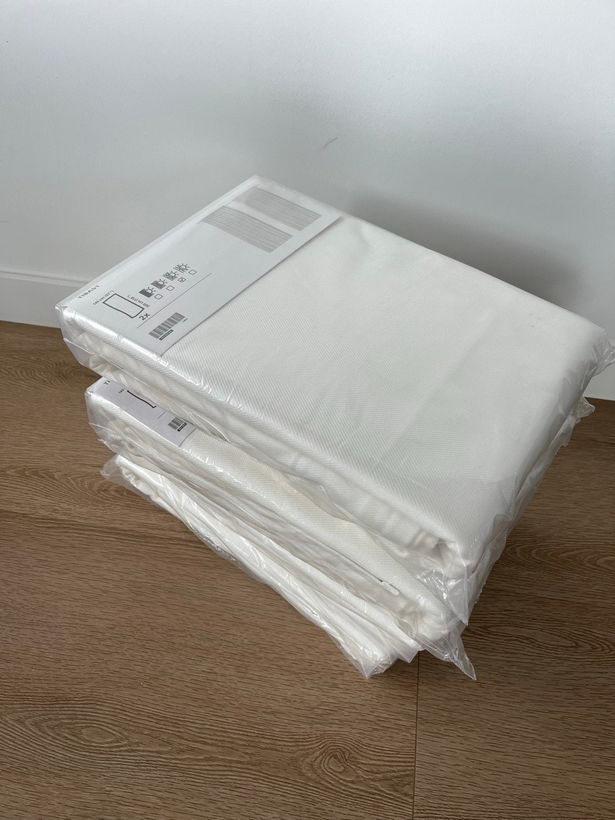 4x IKEA TIBAST Gordijnen - Wit, 145x300 cm (8 stuks), Huis en Inrichting, Wit, Nieuw, Ophalen of Verzenden, Lichtdoorlatend