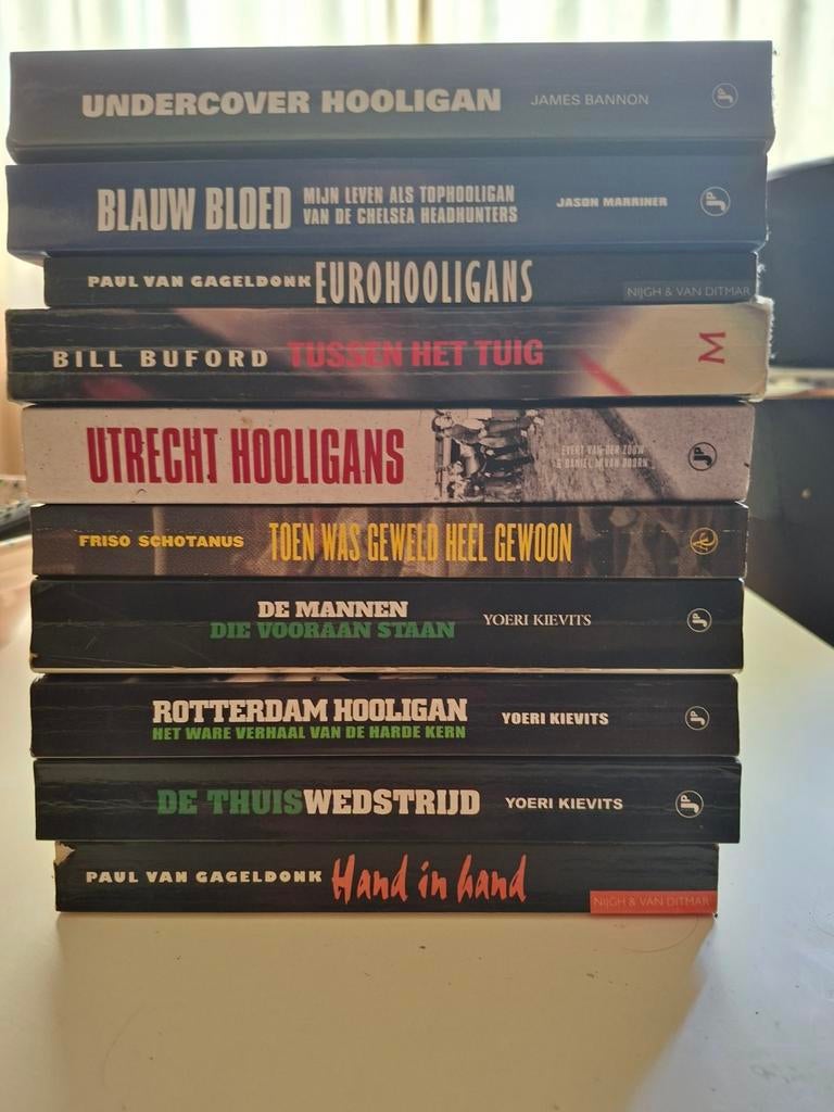 Hooliganisme Boeken Collectie - Diverse Titels, Boeken, Ophalen of Verzenden, Gelezen, Diverse Auteurs, Overige sporten