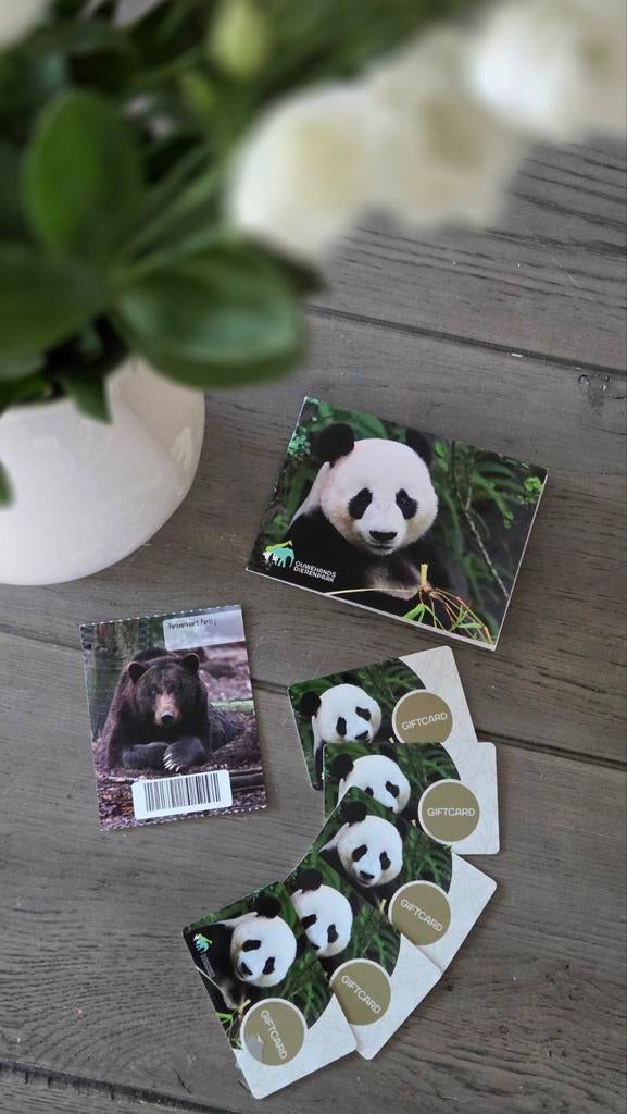 5 x Giftcards (tickets) Ouwehands Dierenpark + uitrijkaart p, Drie personen of meer, Ticket of Toegangskaart