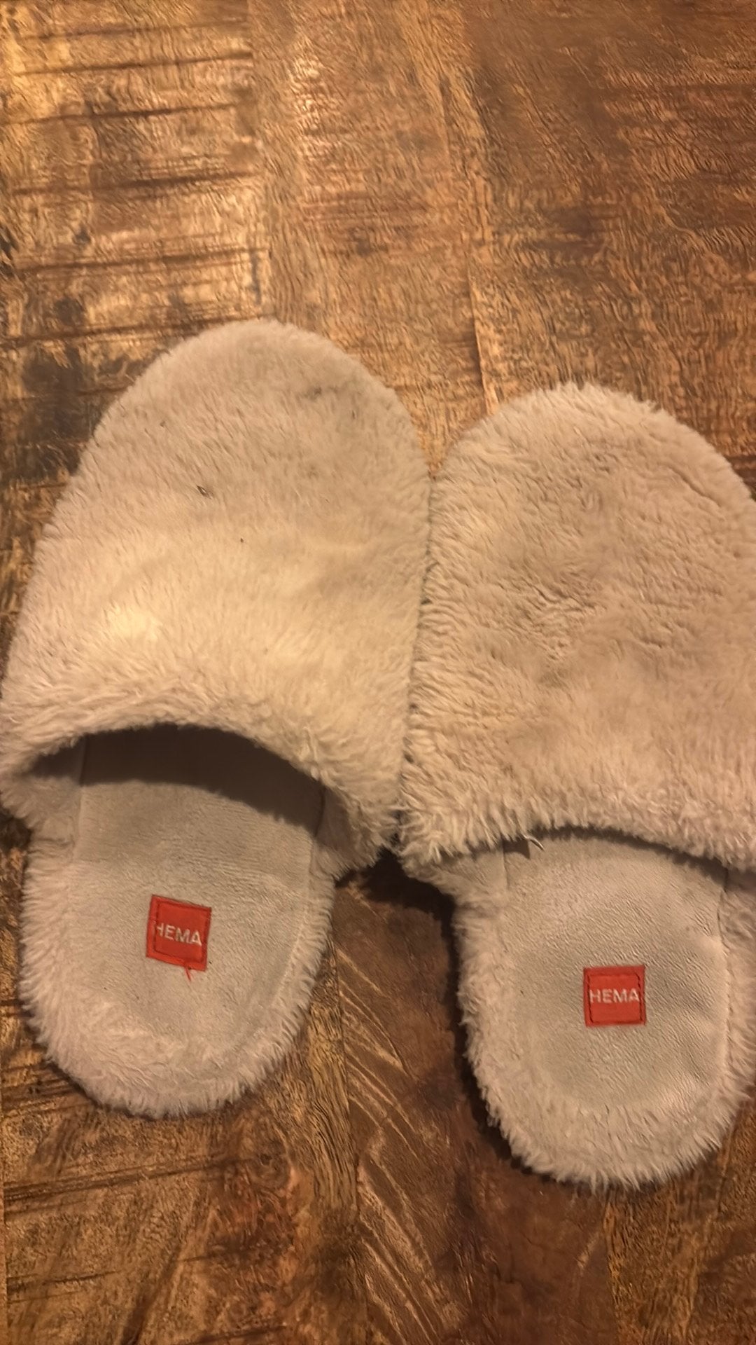 Gedragen sloffen, Verzenden, Beige, Pantoffels of Sloffen, Gedragen