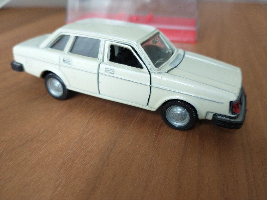 VOLVO 244 DL 1975   NACORAL, Hobby en Vrije tijd, Modelauto's | 1:43, Ophalen of Verzenden, Zo goed als nieuw, Auto, Overige merken