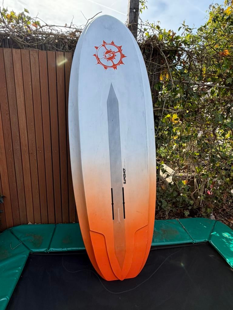 Slingshot Outwit 7’6 foilboard 140 liter in goede staat, Watersport en Boten, Wingsurfen, Ophalen of Verzenden, Zo goed als nieuw