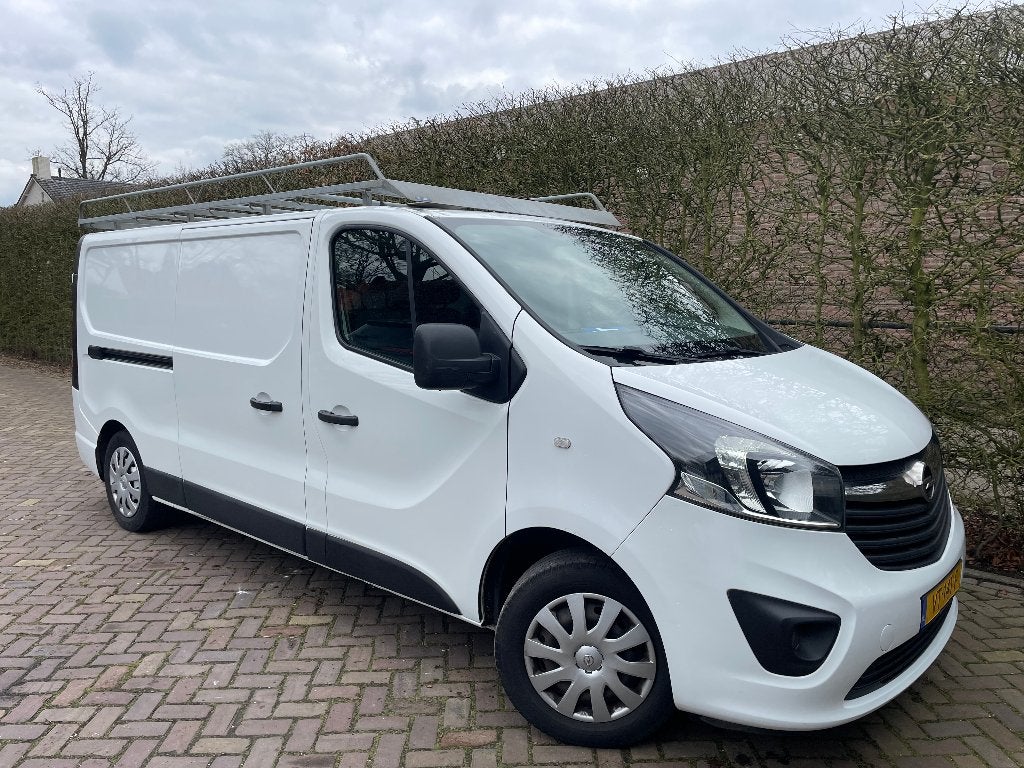 Opel Vivaro 1.6 CDTI 2016 L2H1 Sport 103KW (140PK), Euro 5, Stof, Zwart, 4 cilinders