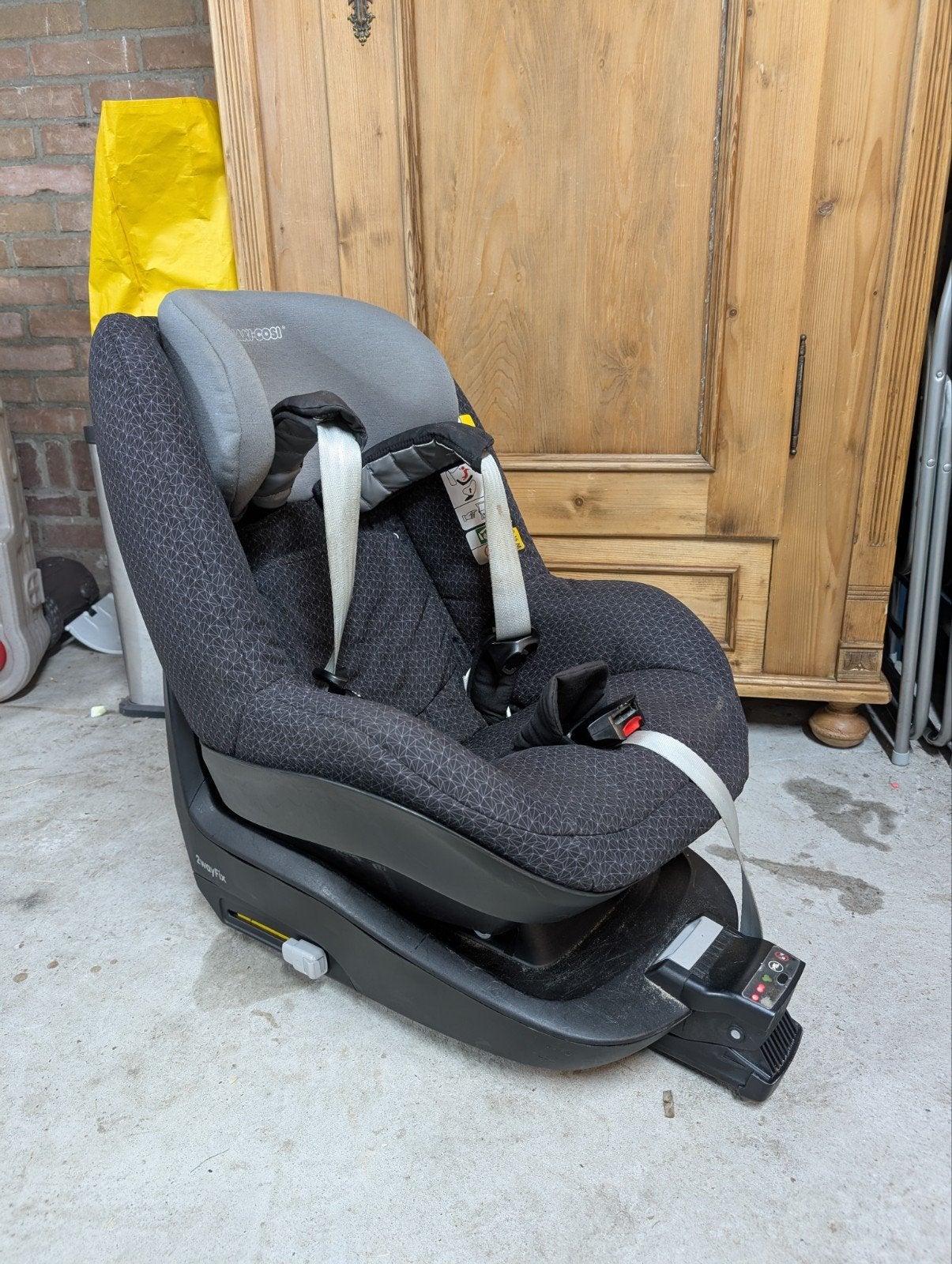 Maxi-Cosi 2wayFix (Isofix) en 2way Pearl kinderstoel set, Ophalen, Gebruikt, 0 t/m 18 kg, Slaapstand