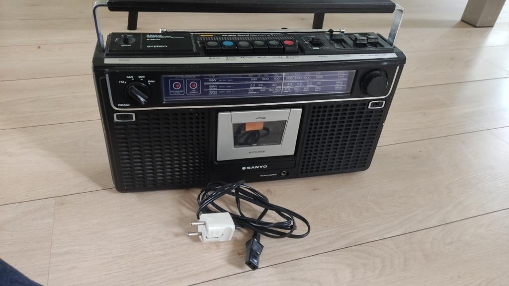 Sanyo M 9902 K radio cassette recorder uit 1981, Ophalen of Verzenden, Bandrecorder