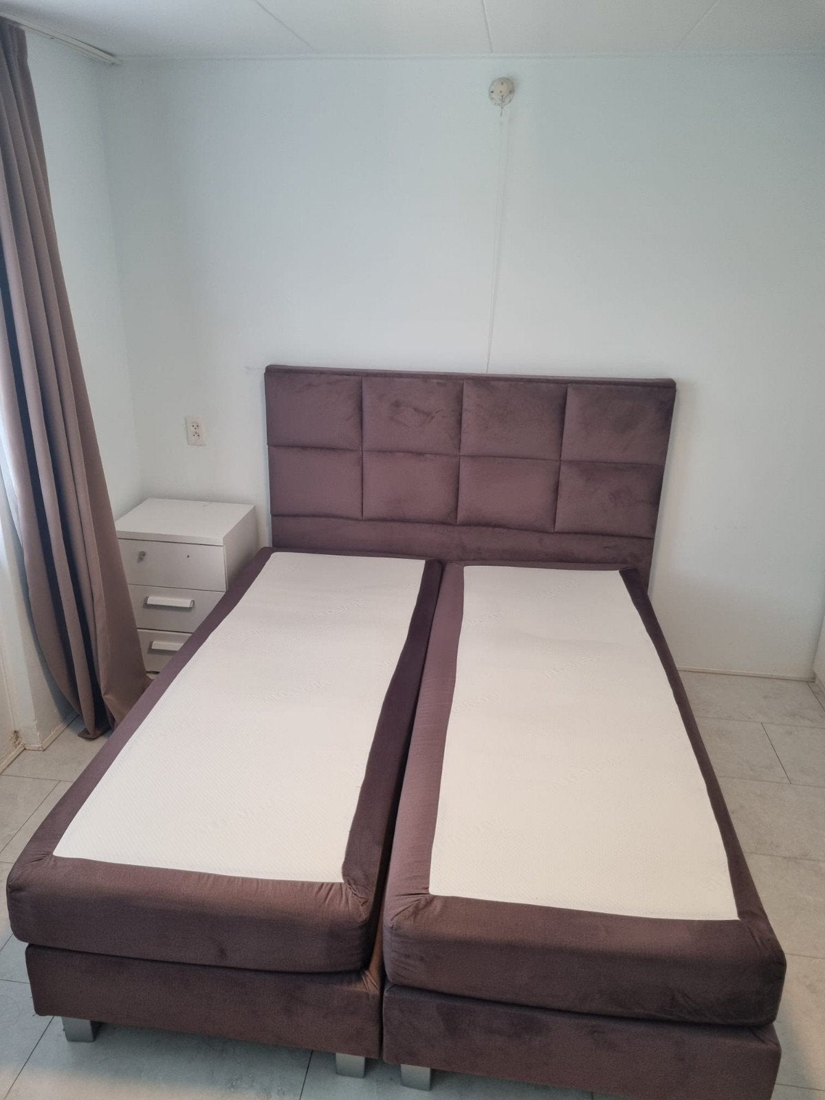Tweepersoons boxspring met hoofdbord - Zo goed als nieuw, Overige kleuren, Tweepersoons, Ophalen of Verzenden, Zo goed als nieuw