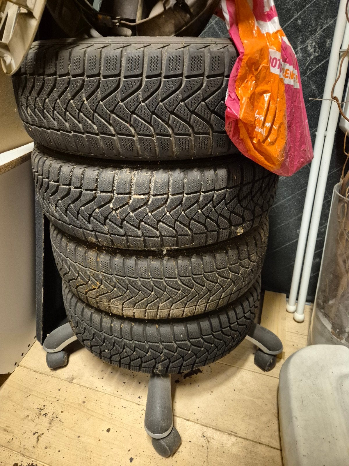 Velgen met banden en wieldoppen voor Ford Ka, Ophalen, Gebruikt