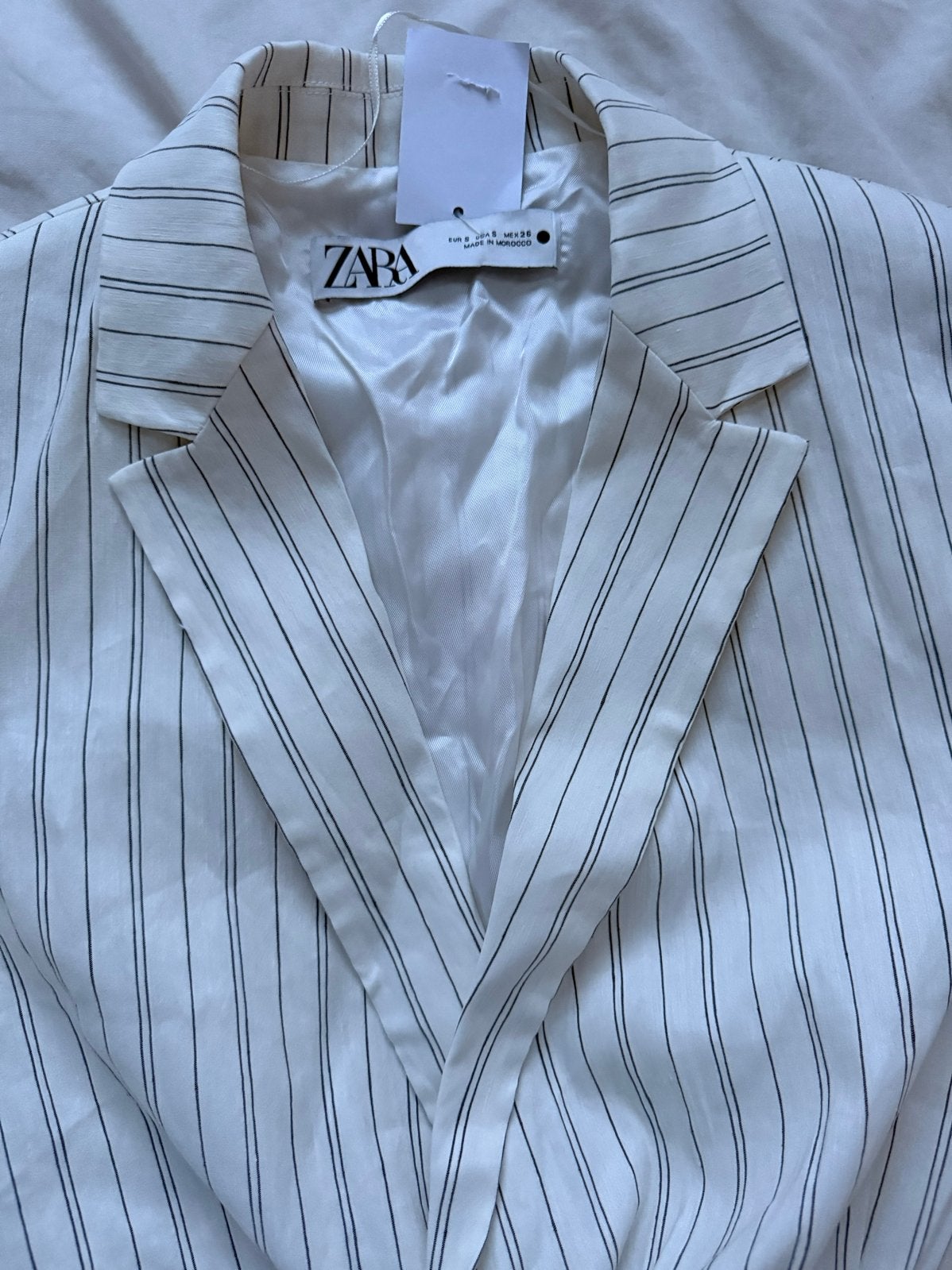 Zara gestreepte blazer en roze jurk met plooien, Wit, Nieuw, Ophalen of Verzenden, Maat 36 (S)
