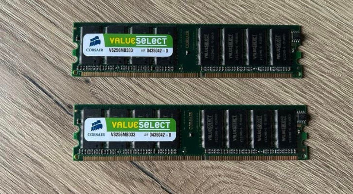 2x Corsair 256MB DDR2 SDRAM VS256MB333, Computers en Software, RAM geheugen, 1 GB of minder, Ophalen of Verzenden, Zo goed als nieuw