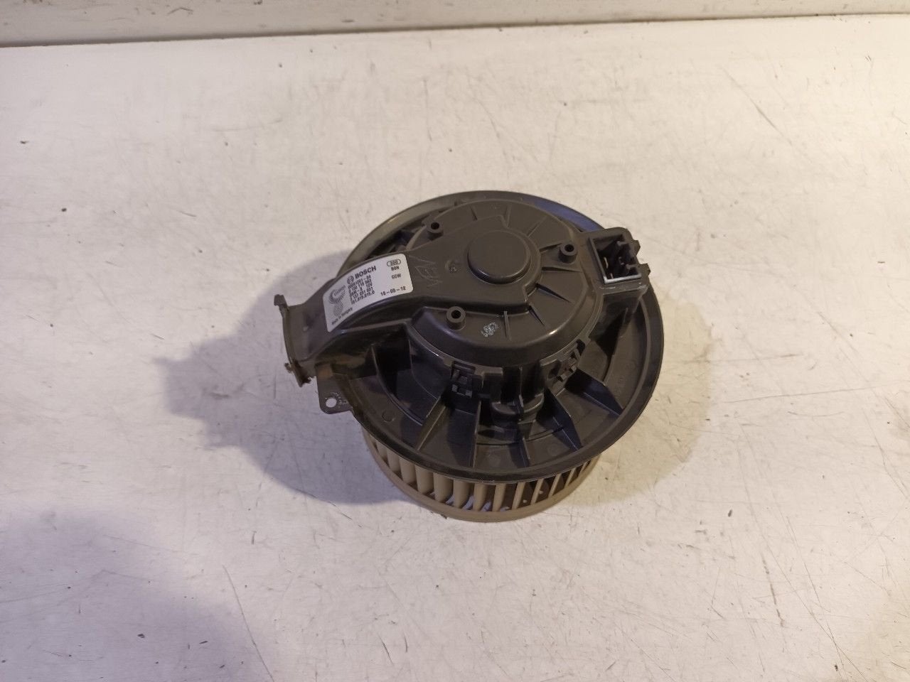 Kachel ventilator motor Seat Mii, Onderdelen@venauto.nl, Van der Ven Autorecycling B.V., Gebruikt, Ettenseweg 76, 4706 PB Roosendaal, The Netherlands
