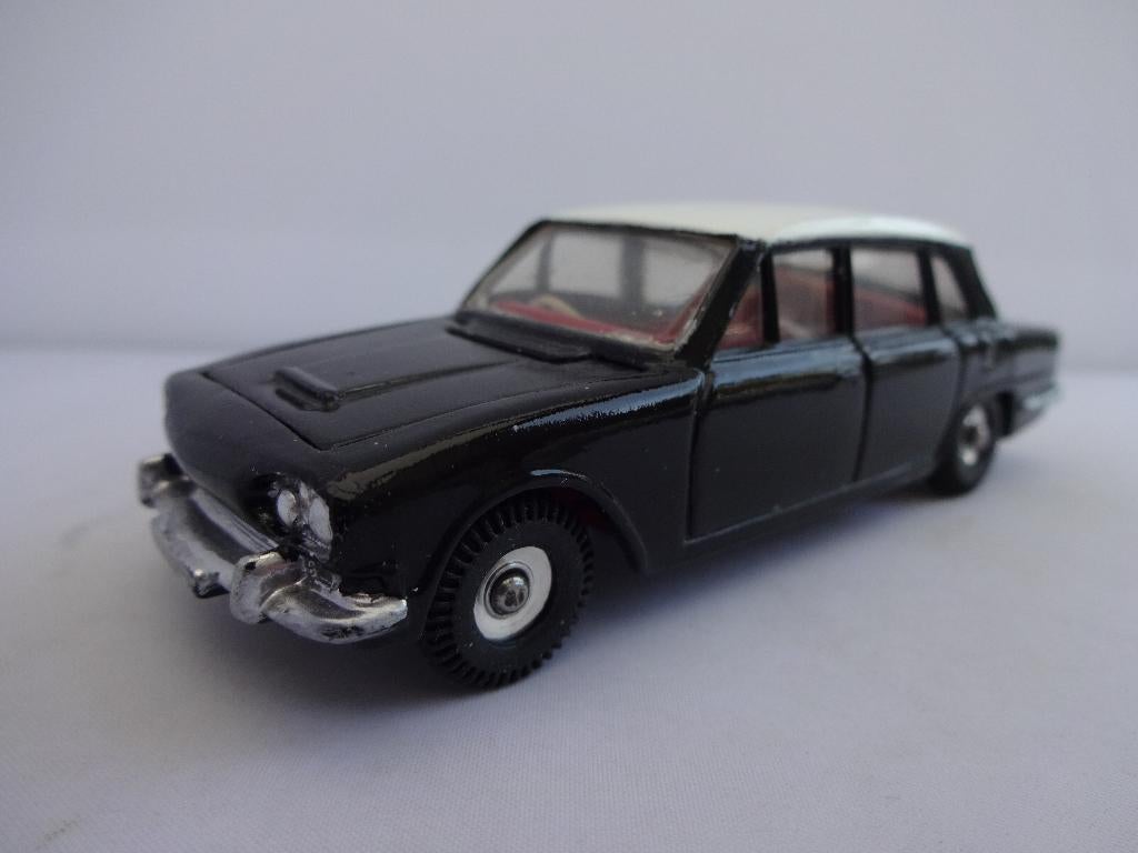 Triumph 2000 Zwart/Wit nr: 135 van Dinky Toys MECCANO 1:43, Ophalen of Verzenden, Gebruikt, Auto, Dinky Toys