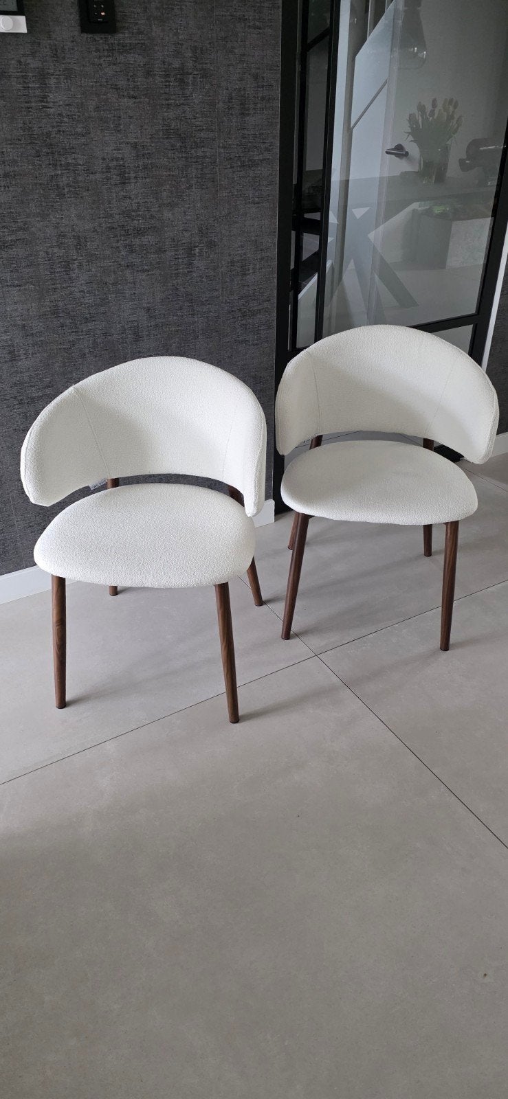 2x Cavel Design Nagato eetkamerstoelen wit boucle walnoot, Ophalen, Twee, Wit, Nieuw
